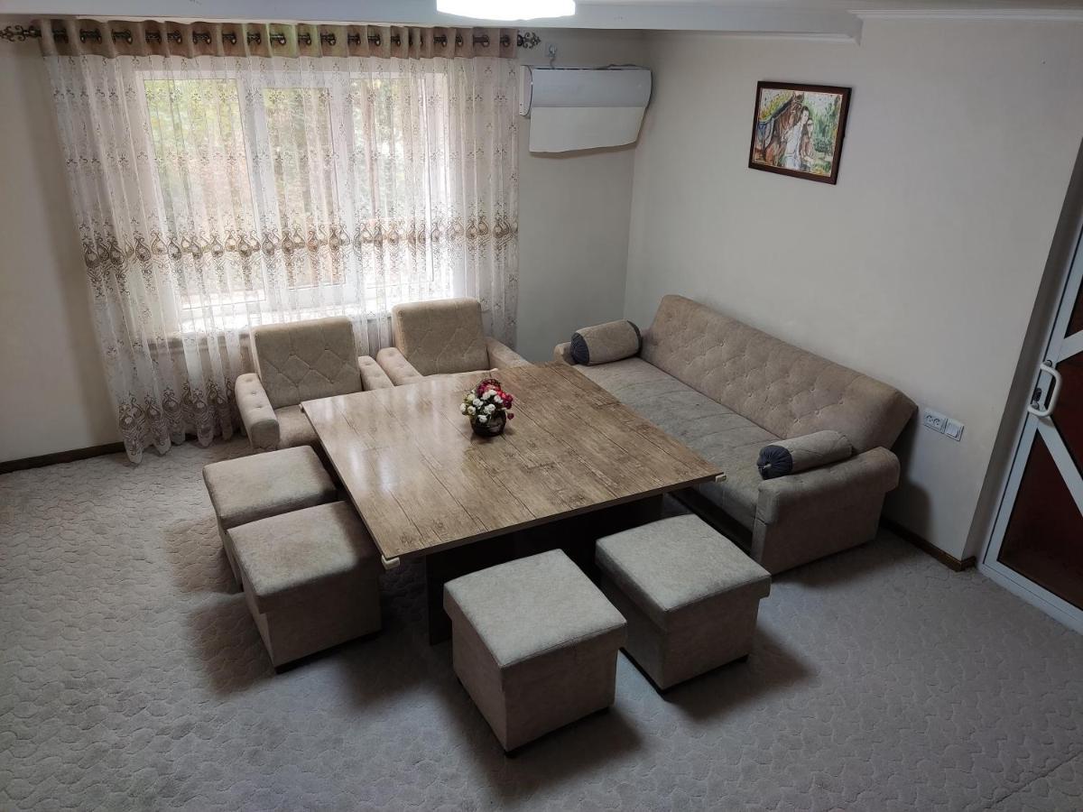 Al Mirjon Hotel Бухара Екстериор снимка