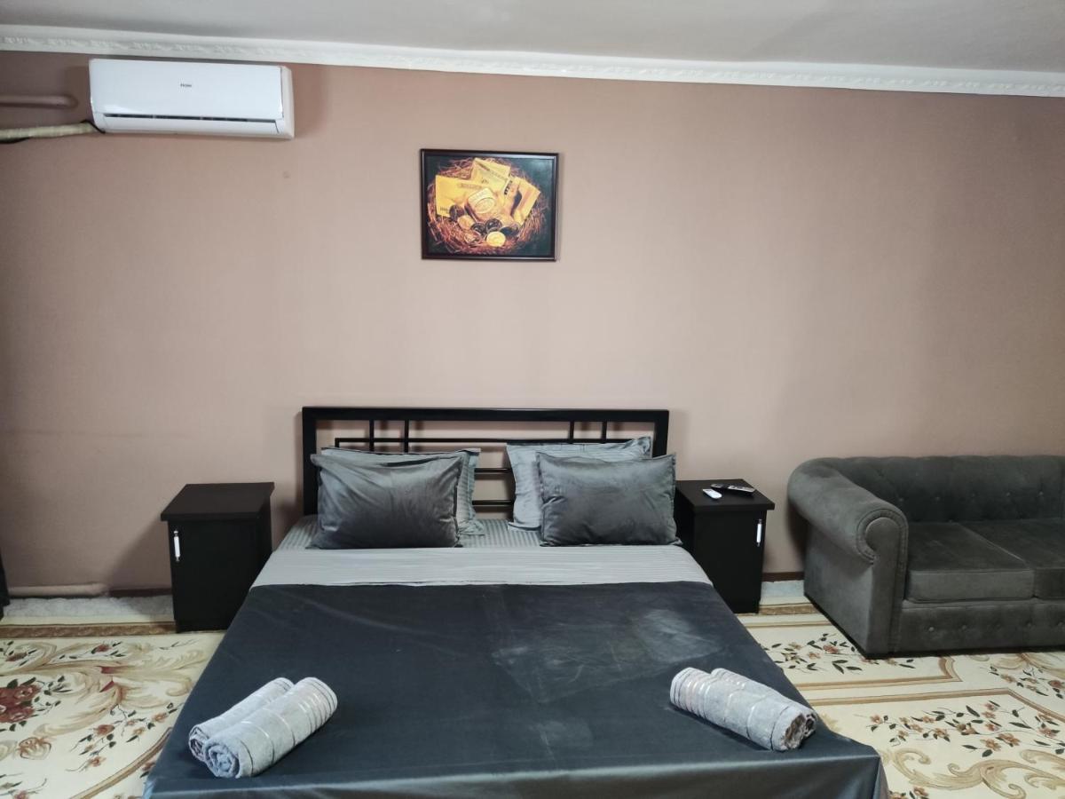 Al Mirjon Hotel Бухара Екстериор снимка